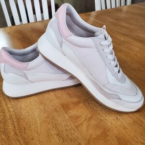 Universal Thread neutral sneakers jogger Casual shoes